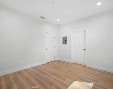 11626 Weddington Street - Photo Thumbnail 17