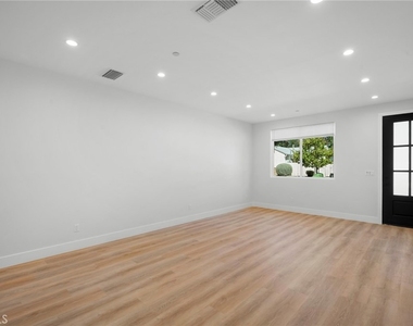 11626 Weddington Street - Photo Thumbnail 6