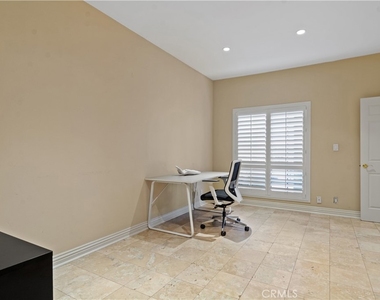 823 Moorside - Photo Thumbnail 22