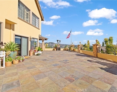 823 Moorside - Photo Thumbnail 17