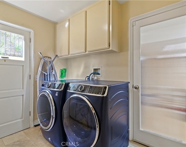 823 Moorside - Photo Thumbnail 27