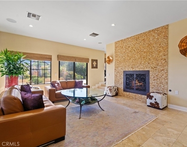 823 Moorside - Photo Thumbnail 4