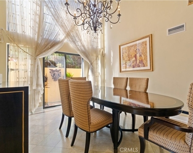 823 Moorside - Photo Thumbnail 10