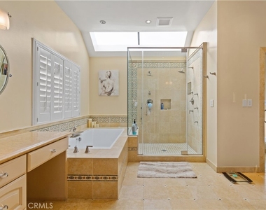 823 Moorside - Photo Thumbnail 32