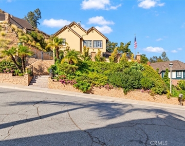 823 Moorside - Photo Thumbnail 1