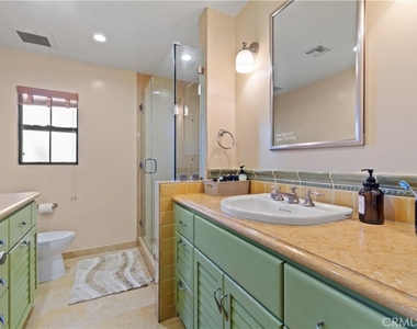 823 Moorside - Photo Thumbnail 24