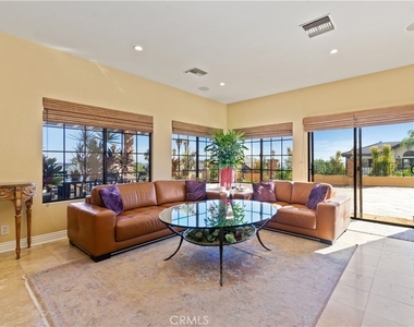 823 Moorside - Photo Thumbnail 8