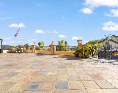 823 Moorside - Photo Thumbnail 19