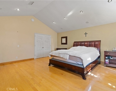 823 Moorside - Photo Thumbnail 36