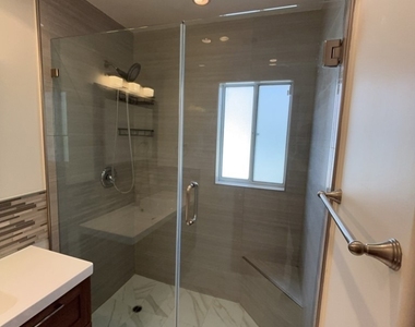 211 S Keystone Street - Photo Thumbnail 4