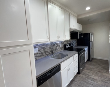 211 S Keystone Street - Photo Thumbnail 8