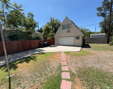 211 S Keystone Street - Photo Thumbnail 11