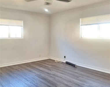 9134 Lemoran Avenue - Photo Thumbnail 8