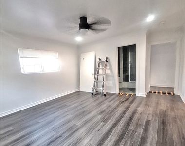 9134 Lemoran Avenue - Photo Thumbnail 2