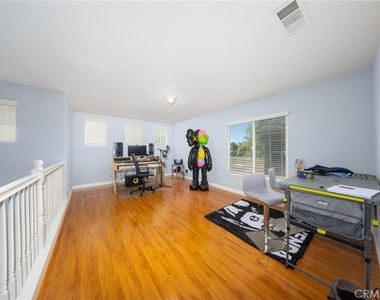 26670 Opal St - Photo Thumbnail 26