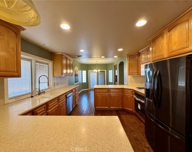 13880 Evergreen Lane - Photo Thumbnail 10