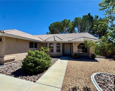 18015 Wildwood Drive - Photo Thumbnail 2