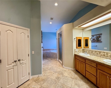 18015 Wildwood Drive - Photo Thumbnail 17