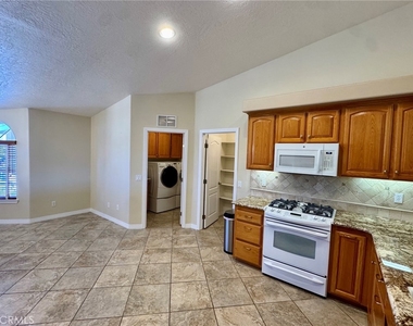 18015 Wildwood Drive - Photo Thumbnail 10