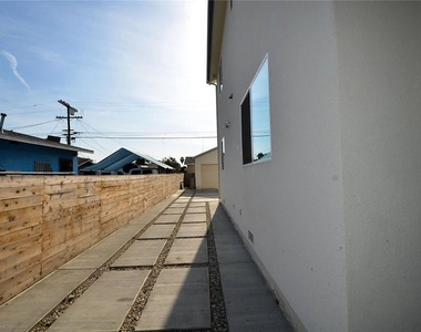 134 E 104th - Photo Thumbnail 21
