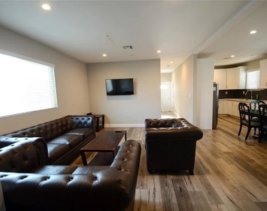 134 E 104th - Photo Thumbnail 6