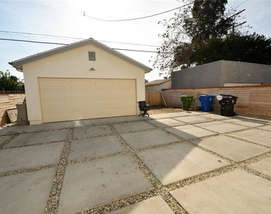134 E 104th - Photo Thumbnail 20