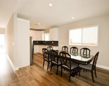 134 E 104th - Photo Thumbnail 5
