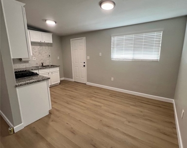 6742 Citrus - Photo Thumbnail 5