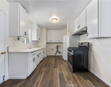 574 N 6th Street - Photo Thumbnail 20