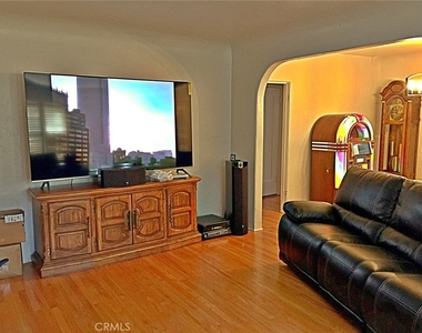 9215 Gunn - Photo Thumbnail 3