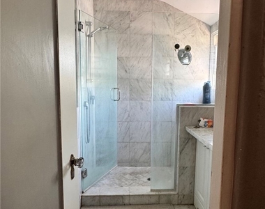9215 Gunn - Photo Thumbnail 6