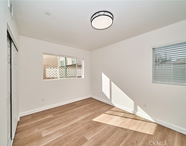 3259 Evelyn - Photo Thumbnail 5