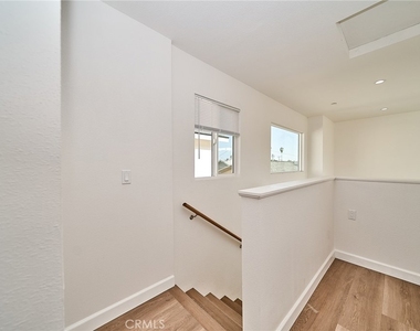 3259 Evelyn - Photo Thumbnail 9