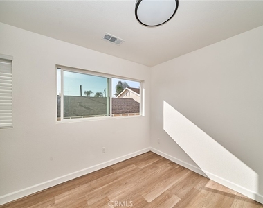 3259 Evelyn - Photo Thumbnail 10