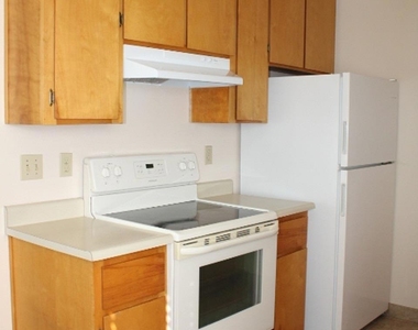 5619 Madison Ave - Photo Thumbnail 8