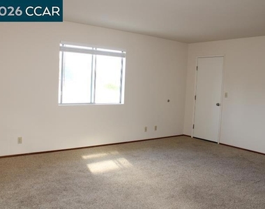 5619 Madison Ave - Photo Thumbnail 3