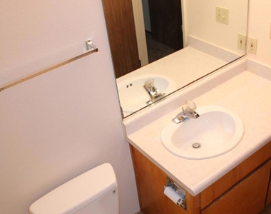 5619 Madison Ave - Photo Thumbnail 19