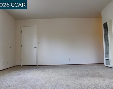 5619 Madison Ave - Photo Thumbnail 4