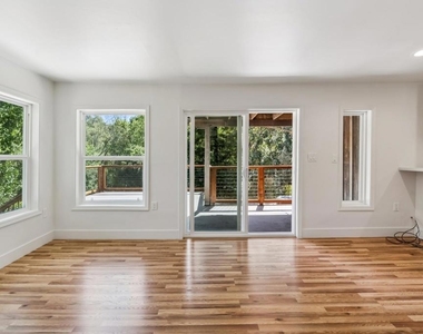 3625 Madrone Dr - Photo Thumbnail 4