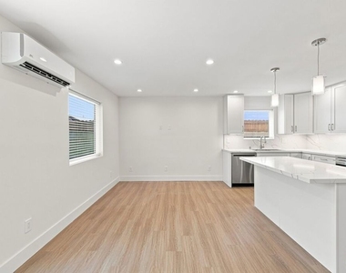 20212 W Gault Street - Photo Thumbnail 12