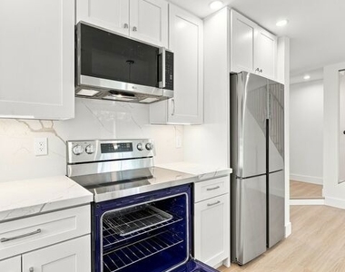 20212 W Gault Street - Photo Thumbnail 10