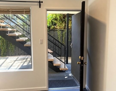 1554 Cassil Place - Photo Thumbnail 3