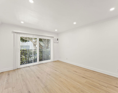 2901 4th Street - Photo Thumbnail 3