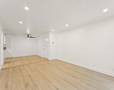 2901 4th Street - Photo Thumbnail 2
