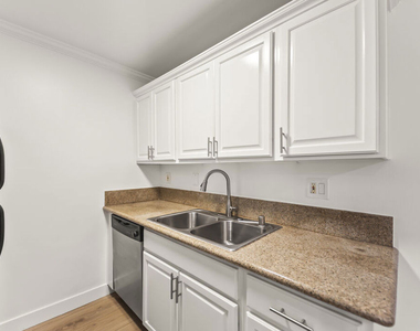2901 4th Street - Photo Thumbnail 8
