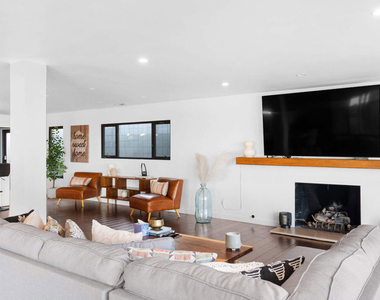 3235 Steven Drive - Photo Thumbnail 4