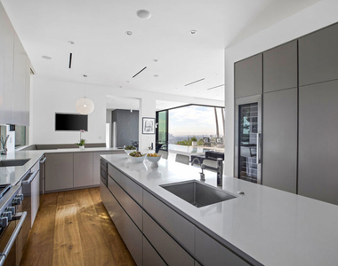 1517 Oriole Lane - Photo Thumbnail 9