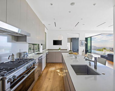 1517 Oriole Lane - Photo Thumbnail 8