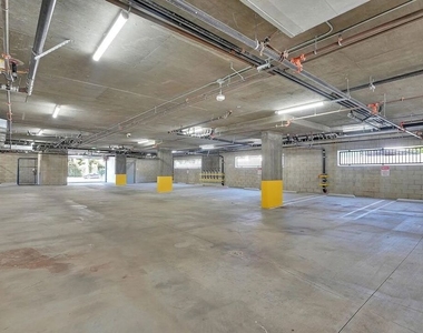 14419 Riverside Drive - Photo Thumbnail 31