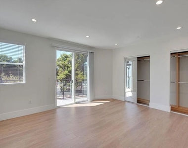 14419 Riverside Drive - Photo Thumbnail 22